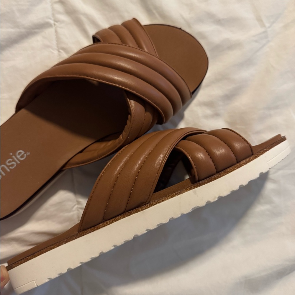 Sandals - Picture 2 of 4